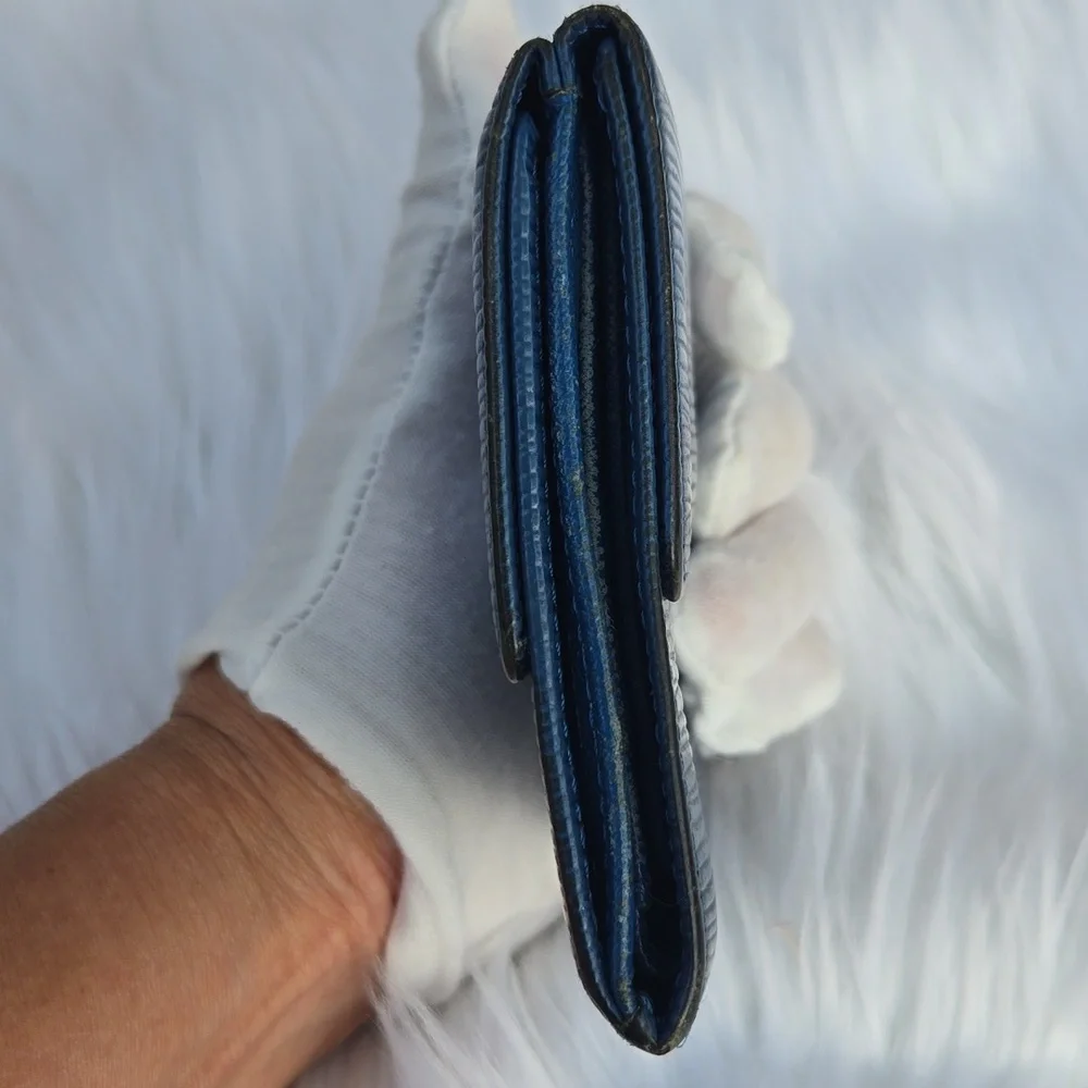 Louis Vuitton Vintage Blue Epileather Elise Women's Trifold Wallet